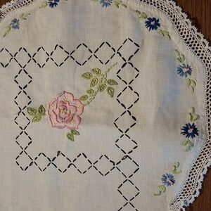 33" X 36"  vintage embroidered table mat with crocheted edging